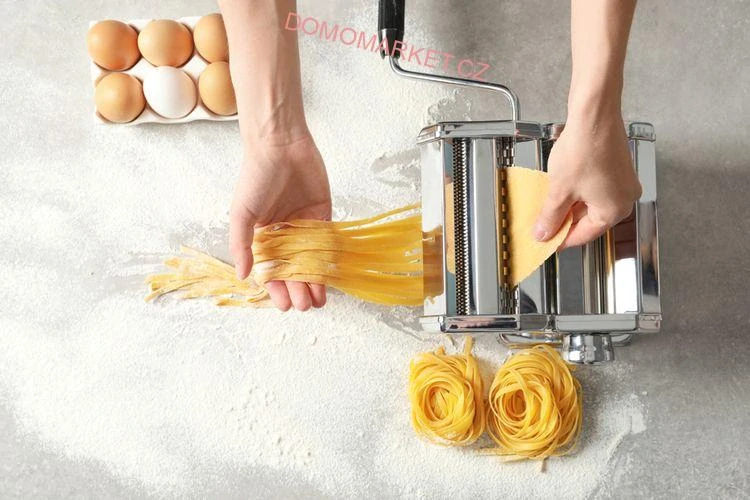Strojek na nudle mechanický Culinaria